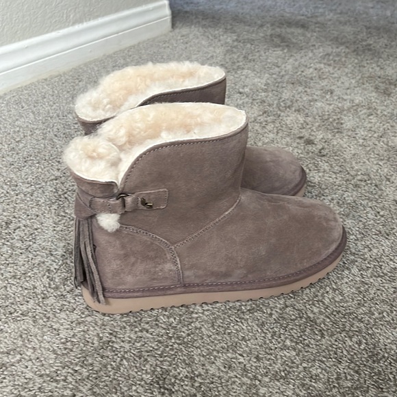 Koolaburra Shoes - Koolaburra by UGG Remley Mini Boots Taupe Sz 9 NWOT